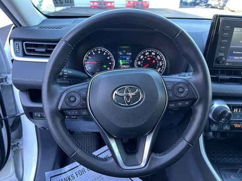 Certified 2022 Toyota RAV4 XLE image 15