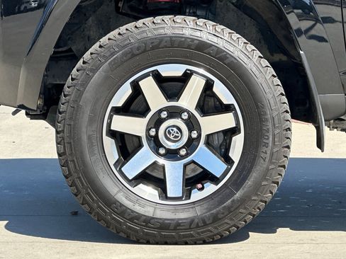 Used 2024 Toyota 4Runner TRD Off-Road Premium w/ Off Road Premium Plus Package AWD/4WD image 26