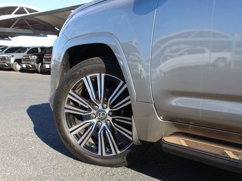 Used 2024 Lexus LX 600 4WD w/ Luxury Package image 17