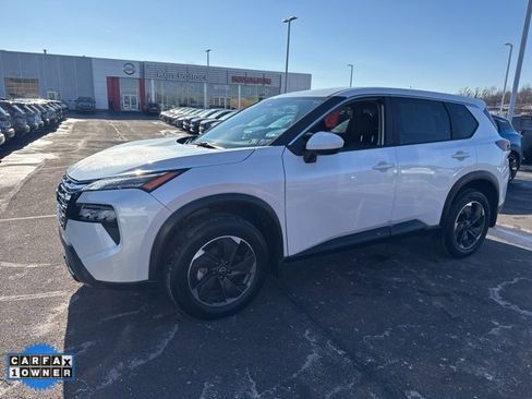 Certified 2025 Nissan Rogue SV image 36