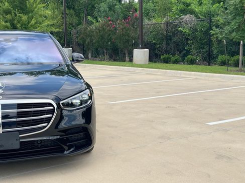 Used 2022 Mercedes-Benz S 580 4MATIC Sedan image 3