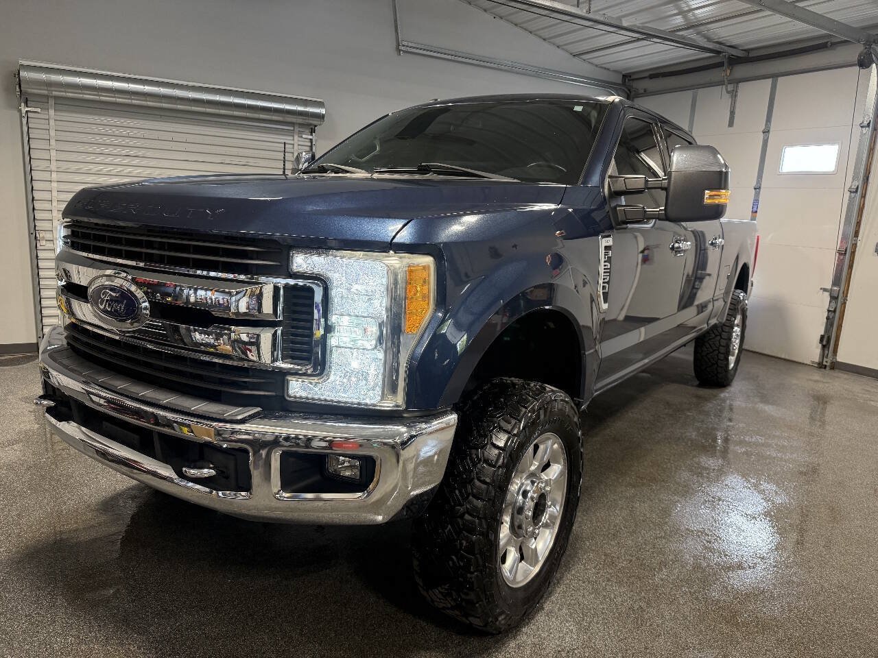 Used 2017 Ford F250 XLT w/ XLT Premium Package AWD/4WD image 1