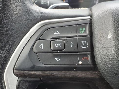 Used 2022 Jeep Grand Cherokee Limited image 18