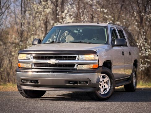Used 2006 Chevrolet Suburban LS w/ Smart Select Package image 1
