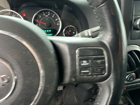 Used 2018 Jeep Wrangler Unlimited Sport w/ Connectivity Group image 26