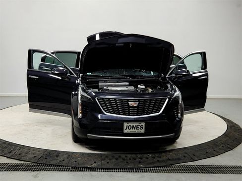 Used 2023 Cadillac XT4 Premium Luxury image 10