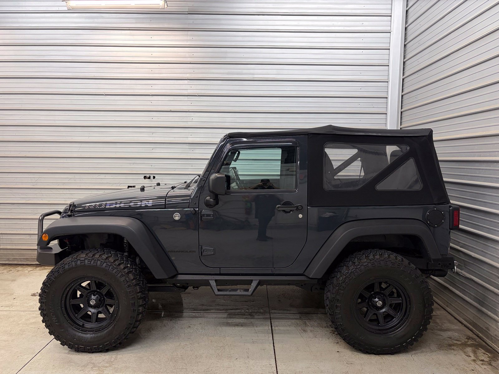 Used 2016 Jeep Wrangler Rubicon w/ Power Convenience Group AWD/4WD image 6