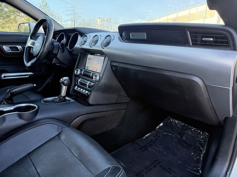 Used 2019 Ford Mustang Premium image 23