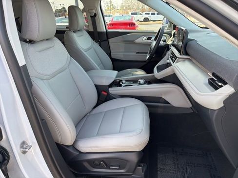 New 2026 Ford Explorer Active w/ Active Comfort Package image 18