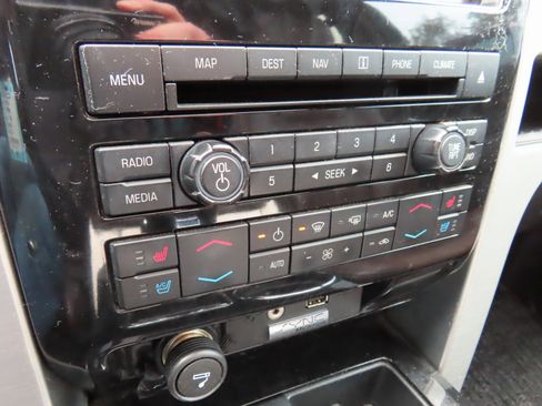 Used 2011 Ford F150 Platinum image 28