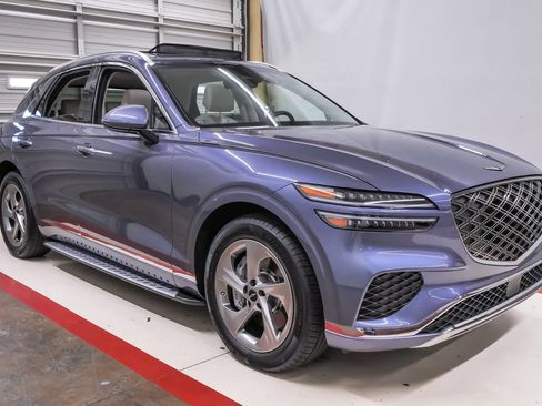 Certified 2026 Genesis GV70 2.5T Select AWD/4WD image 5