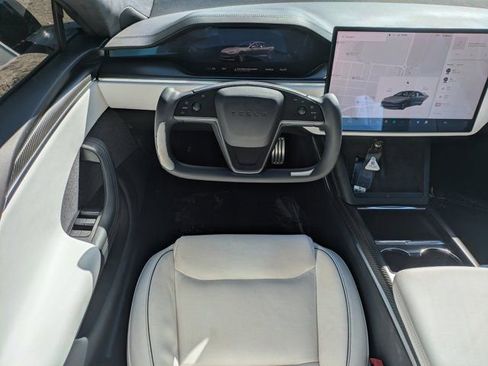 Used 2021 Tesla Model S Plaid image 15