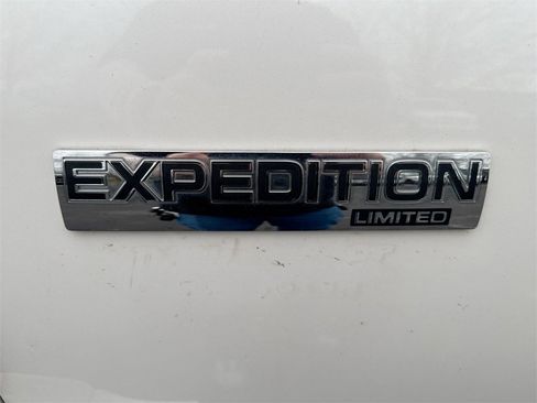 Used 2012 Ford Expedition Limited image 28