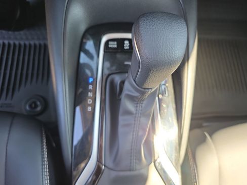 Used 2025 Toyota Corolla XLE image 28