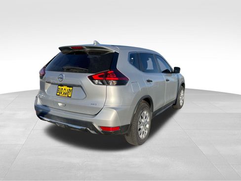 Used 2019 Nissan Rogue S image 3