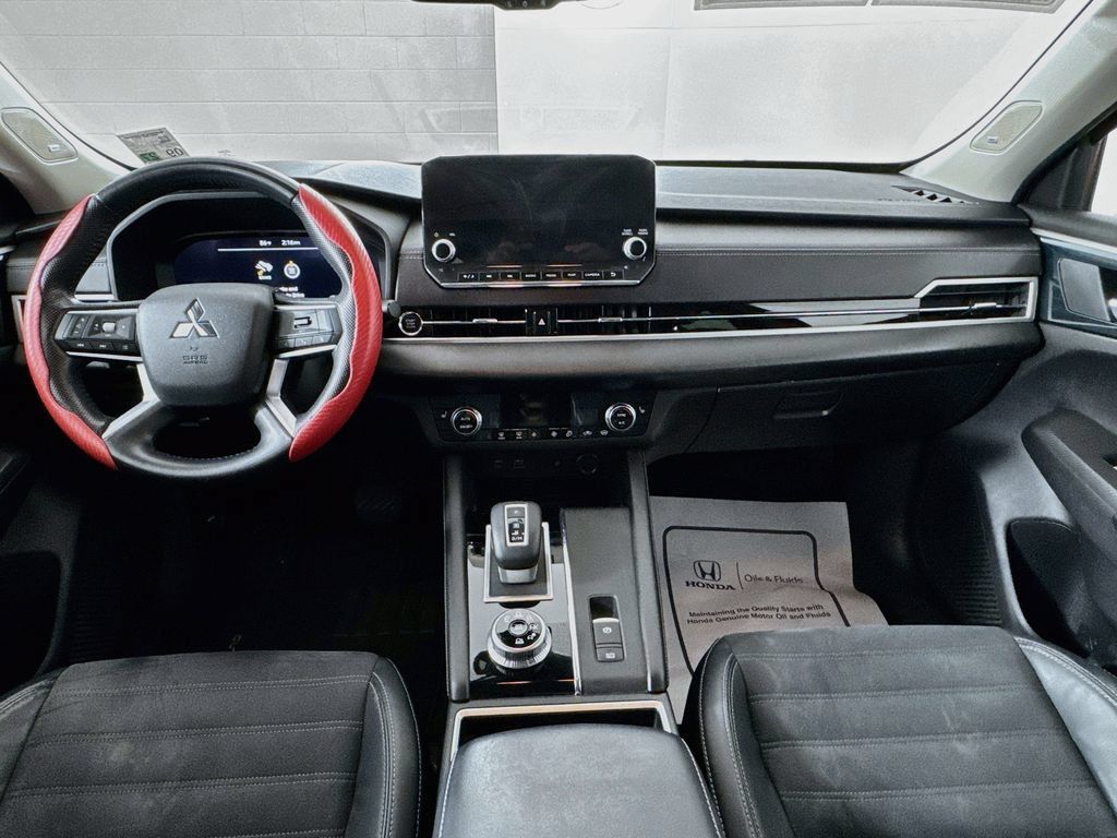 Used 2022 Mitsubishi Outlander SE AWD/4WD image 32