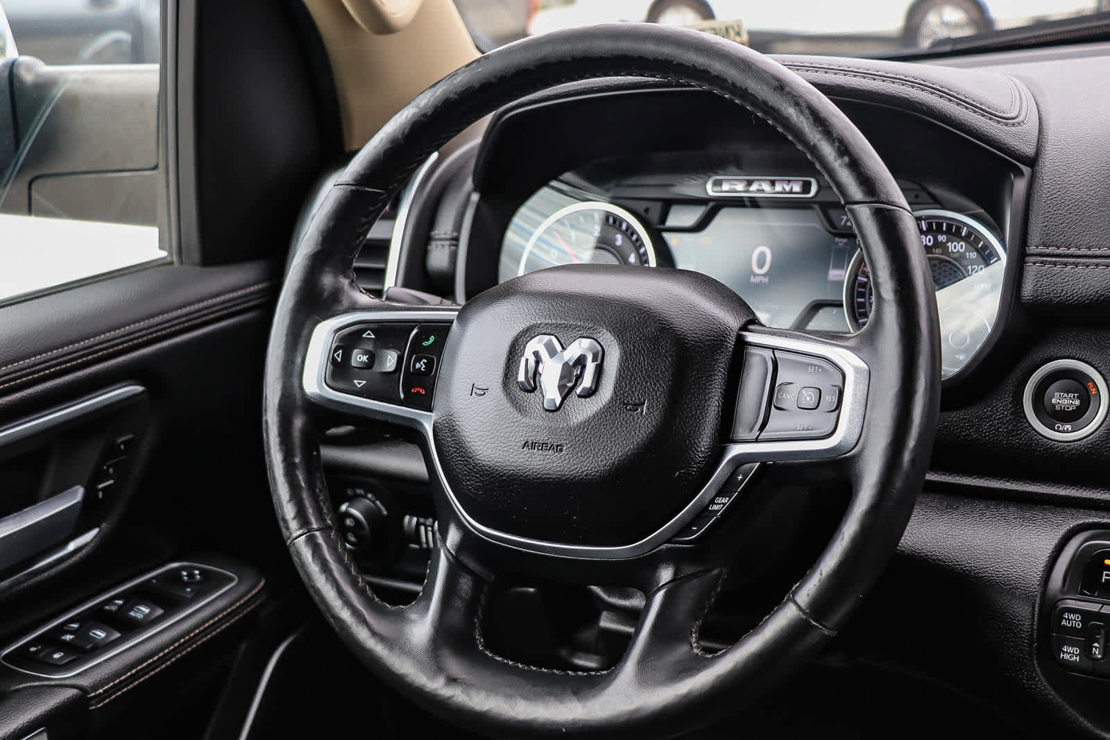 Used 2019 RAM 1500 Laramie AWD/4WD image 14