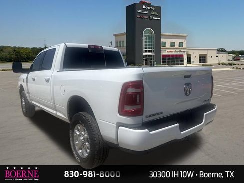 Used 2024 RAM 2500 Laramie AWD/4WD image 9