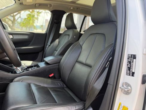 Used 2023 Volvo XC40 B4 Plus w/ Driver Assist Package FWD image 14