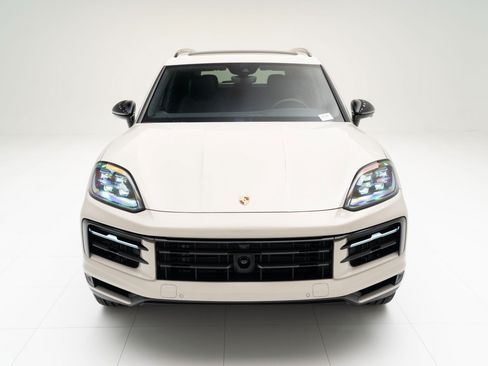 Used 2026 Porsche Cayenne AWD/4WD image 6