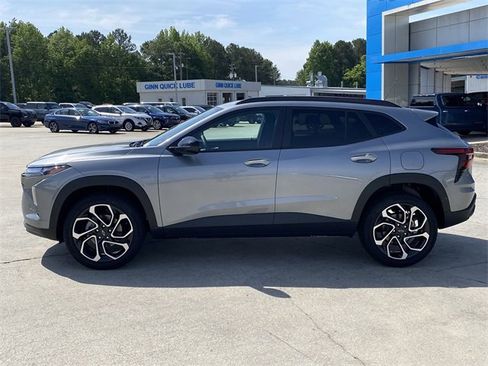 New 2025 Chevrolet Trax RS w/ Driver Confidence Package image 2