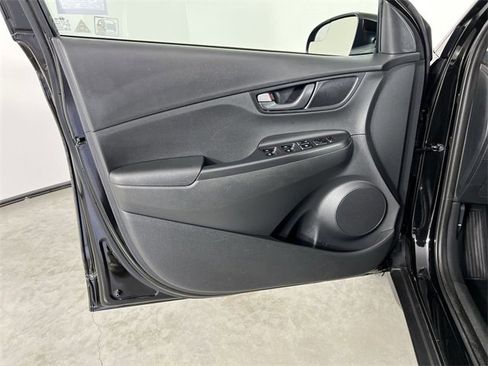 Used 2019 Hyundai Kona SE w/ Cargo Package image 21