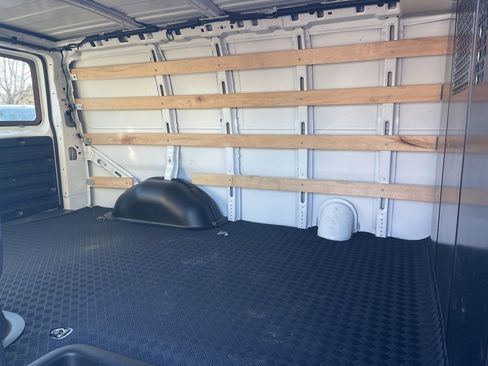 Used 2023 GMC Savana 2500 Extended w/ Driver Convenience Package image 26