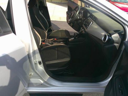 Used 2021 Nissan Versa SV image 6