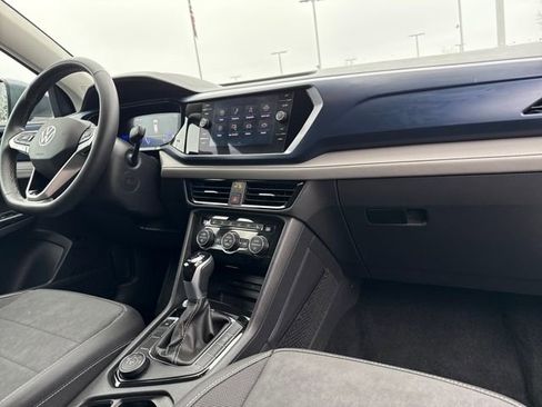 Used 2024 Volkswagen Taos SE image 26