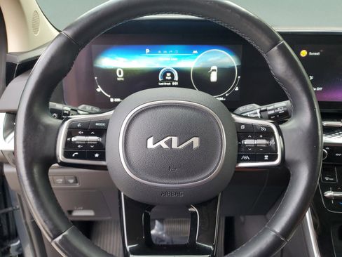 Used 2022 Kia Carnival SX Prestige image 15