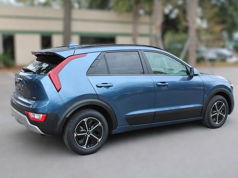 New 2026 Kia Niro EX FWD image 6