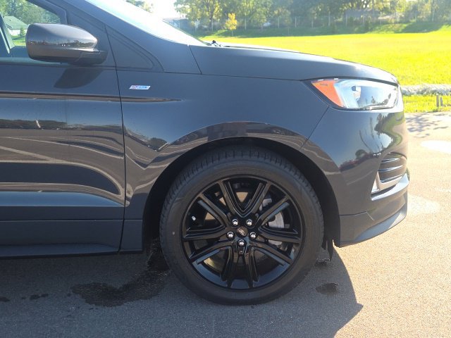 Used 2021 Ford Edge ST-Line FWD image 4