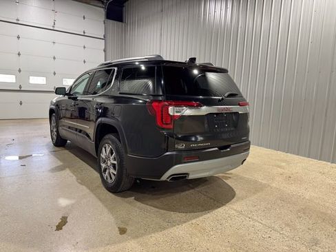 Used 2020 GMC Acadia SLT w/ Driver Alert Package II image 3