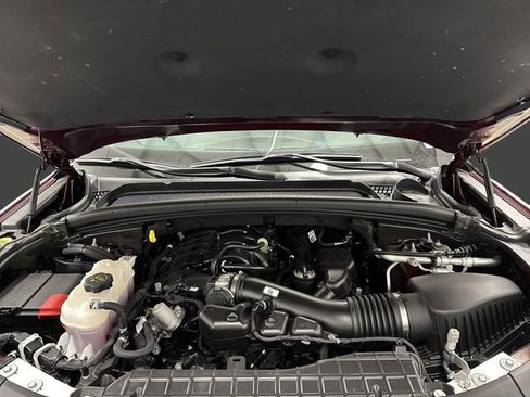 Used 2024 Jeep Grand Cherokee Limited w/ Luxury Tech Group II image 40