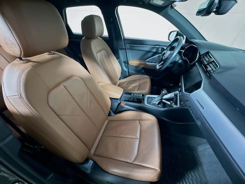 Used 2020 Audi Q3 2.0T Premium Plus w/ Premium Plus Package image 27