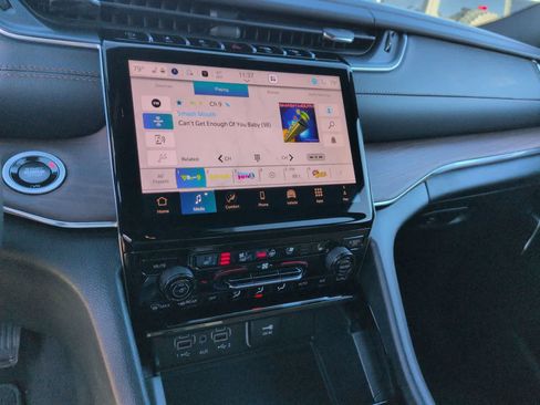 New 2025 Jeep Grand Cherokee Summit w/ Obsidian Package image 26