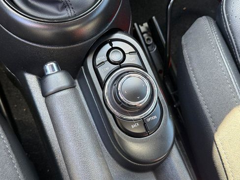 Used 2024 MINI Cooper S w/ Signature Upholstery Package FWD image 25