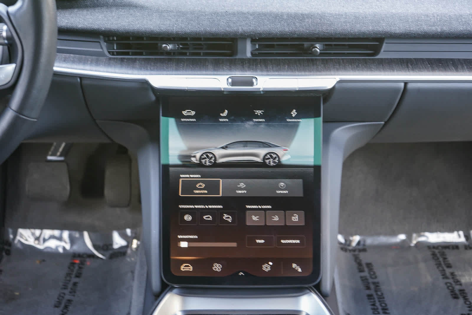 Used 2024 Lucid Air Touring AWD/4WD image 5