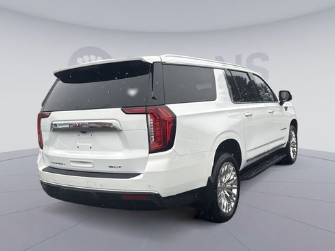 Used 2024 GMC Yukon XL SLT w/ SLT Luxury Package image 7