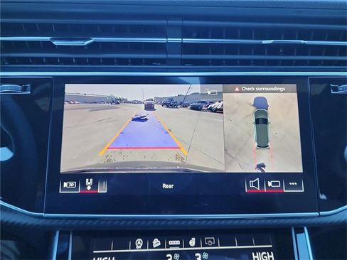 New 2026 Audi SQ7 Premium Plus image 17