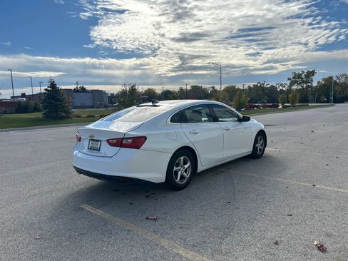 Used 2017 Chevrolet Malibu LS image 3