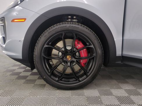 New 2026 Porsche Cayenne S AWD/4WD image 10