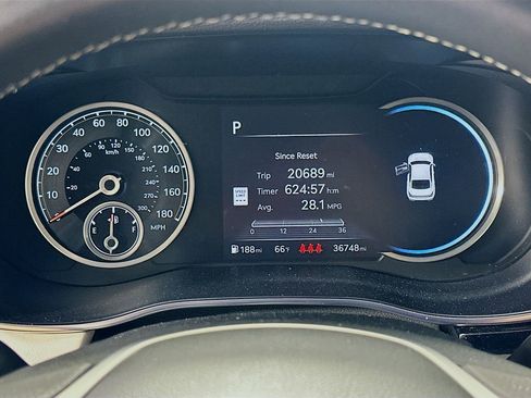 Used 2025 Genesis G70 2.5T RWD image 24