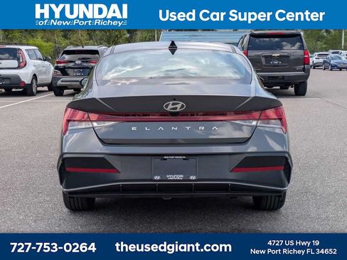 Certified 2024 Hyundai Elantra SEL w/ Convenience Package FWD image 4