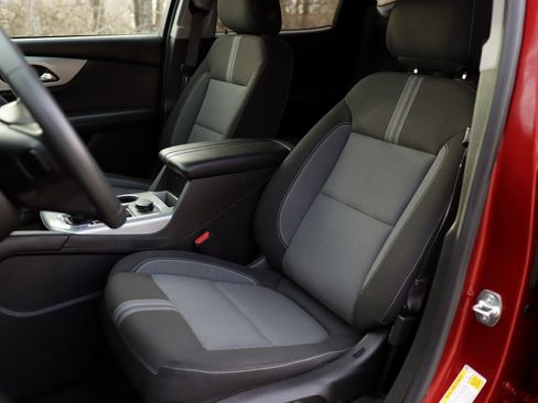 Used 2024 Chevrolet Blazer LT image 23