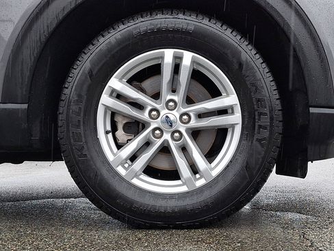 Used 2022 Ford Explorer XLT image 28