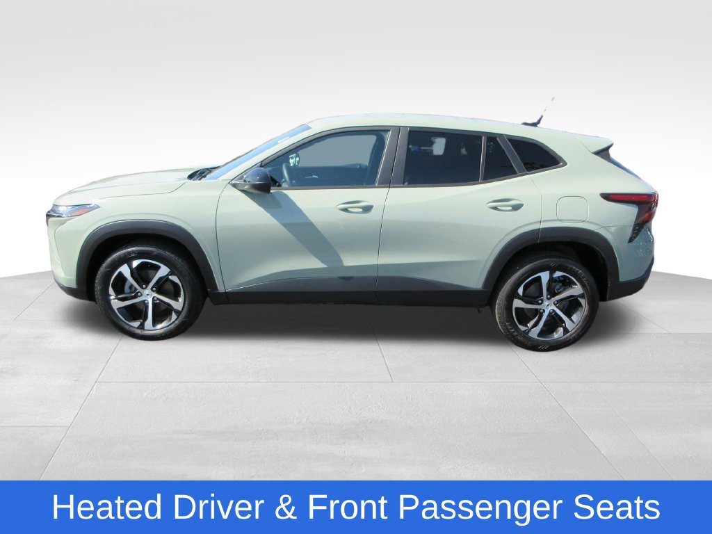 Certified 2024 Chevrolet Trax RS w/ Driver Confidence Package FWD image 2