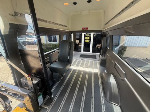 Used 2014 Ford E-350 and Econoline 350 Extended Super Duty w/ Power Group RWD image 7