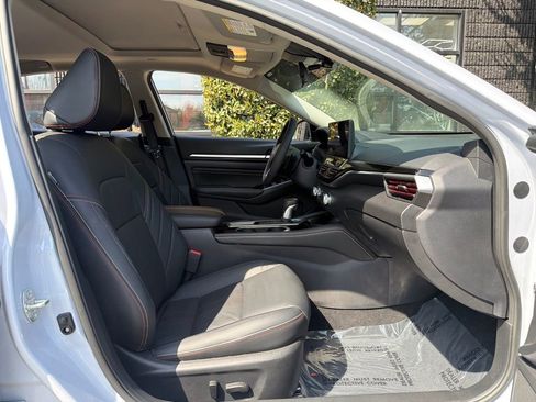 Used 2023 Nissan Altima 2.0 SR image 32