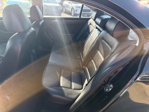 Used 2014 Volkswagen Jetta SE image 16